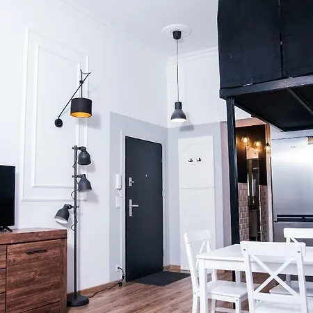 Luxury In Center Apartment *