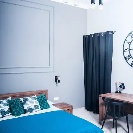 Luxury In Center Apartment *